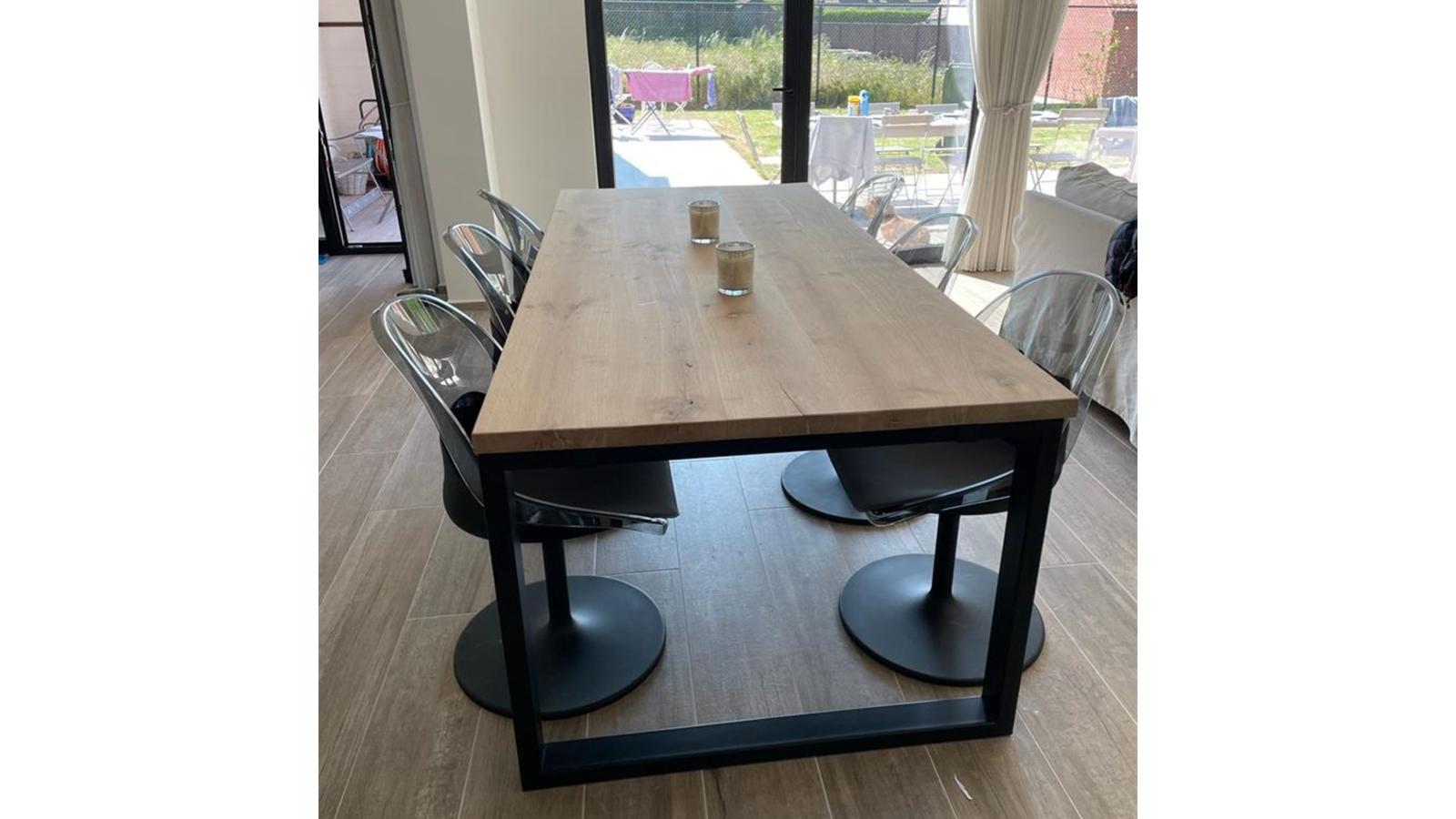 Petunias Deluxe-Dining room