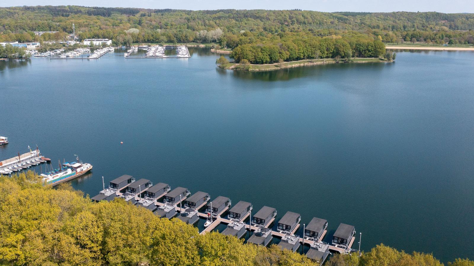 Floating in Limburg - hottub-Zones été à 1 km