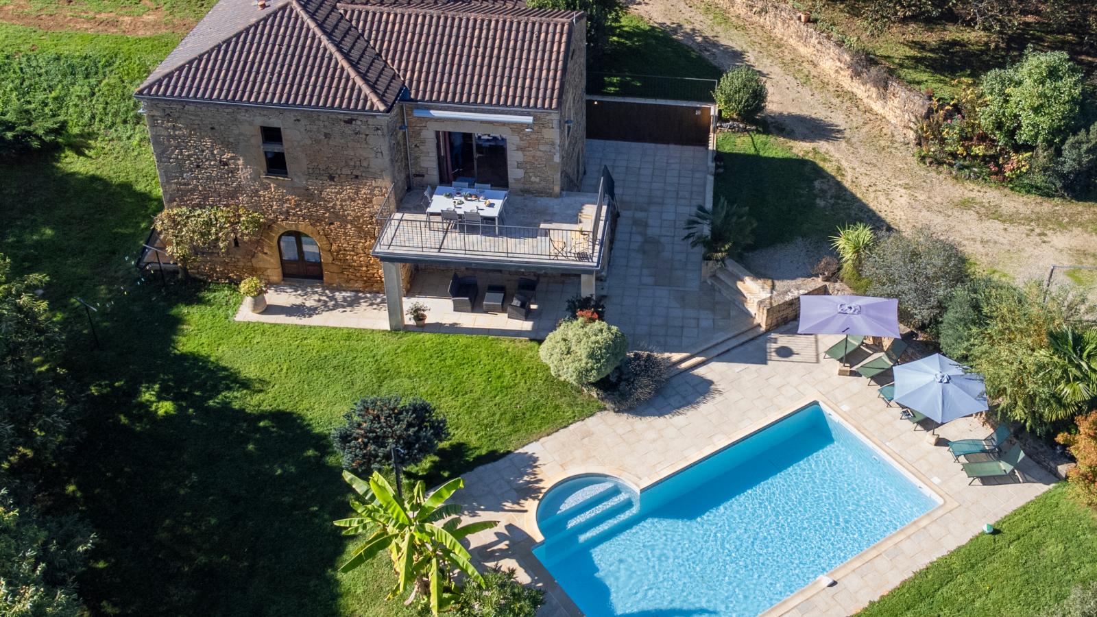 La Roque Haute-Buitenkant zomer