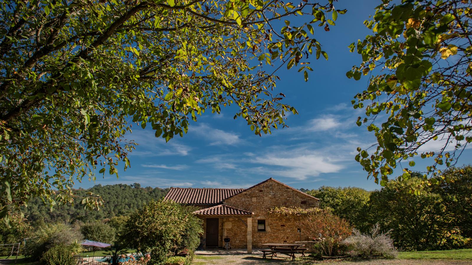 La Roque Haute-Buitenkant zomer
