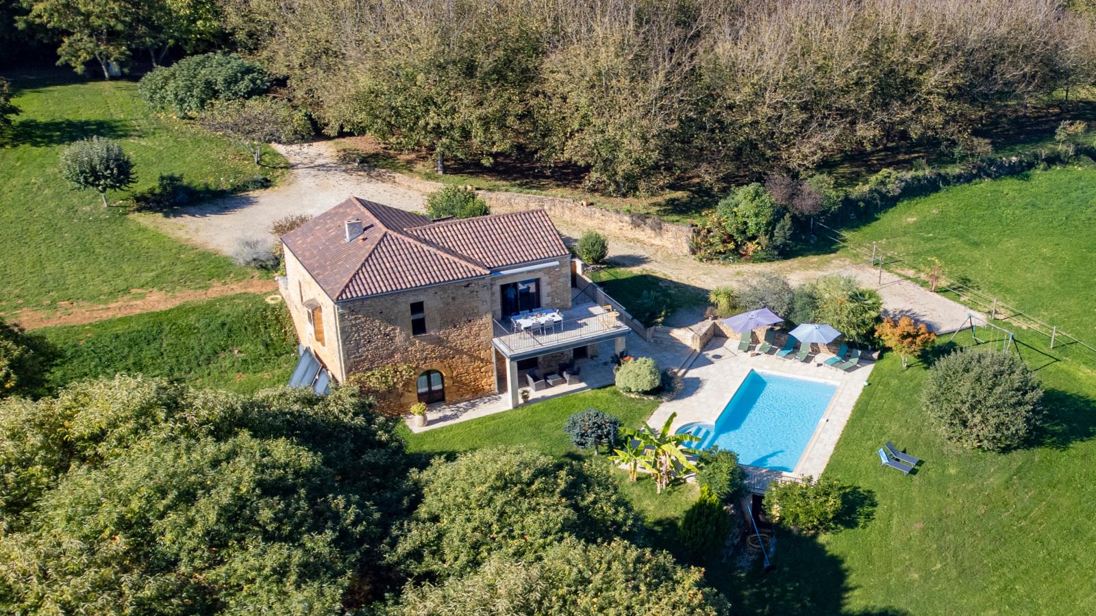 La Roque Haute-Buitenkant zomer