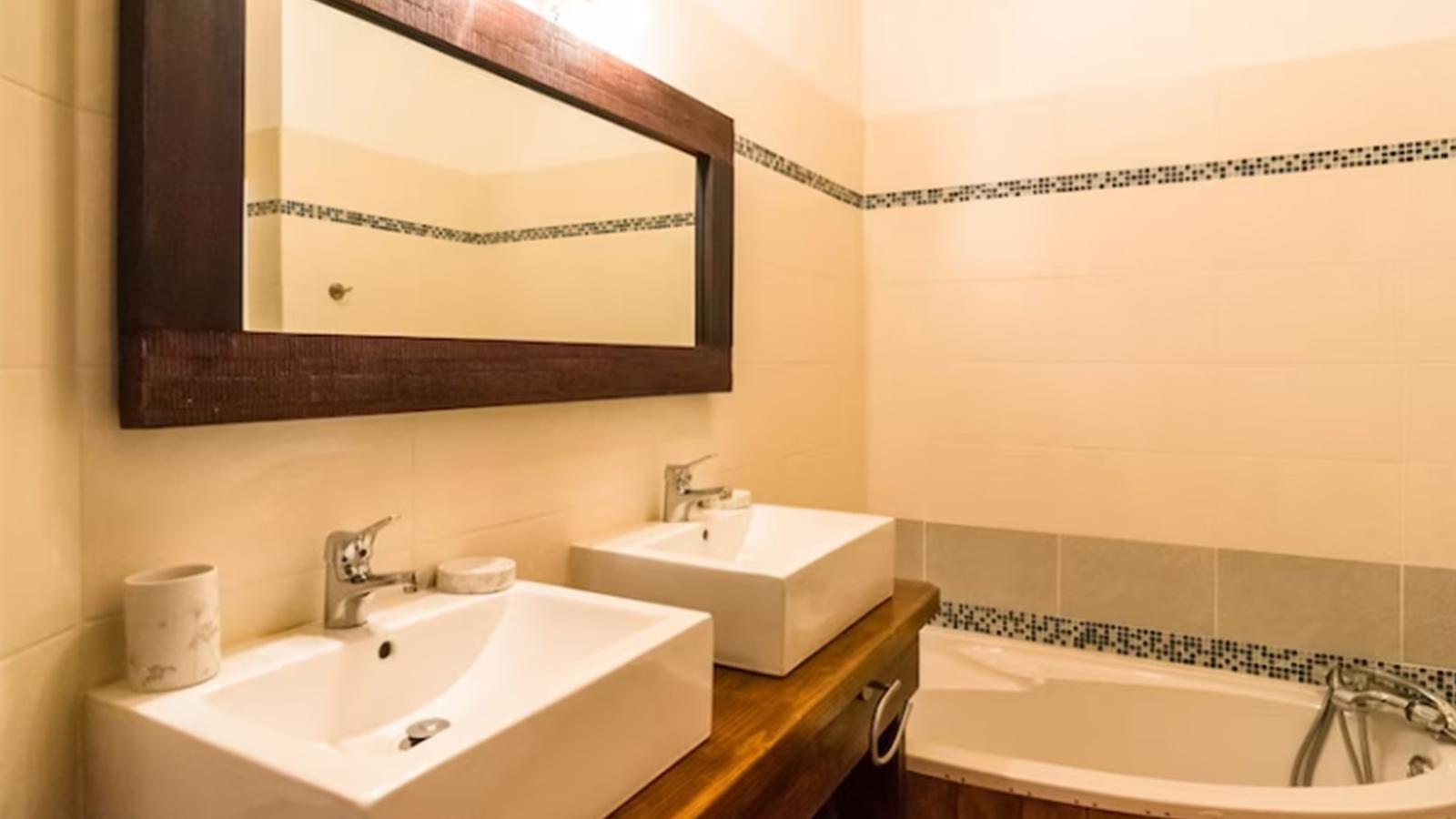 La Roque Haute-Badkamer