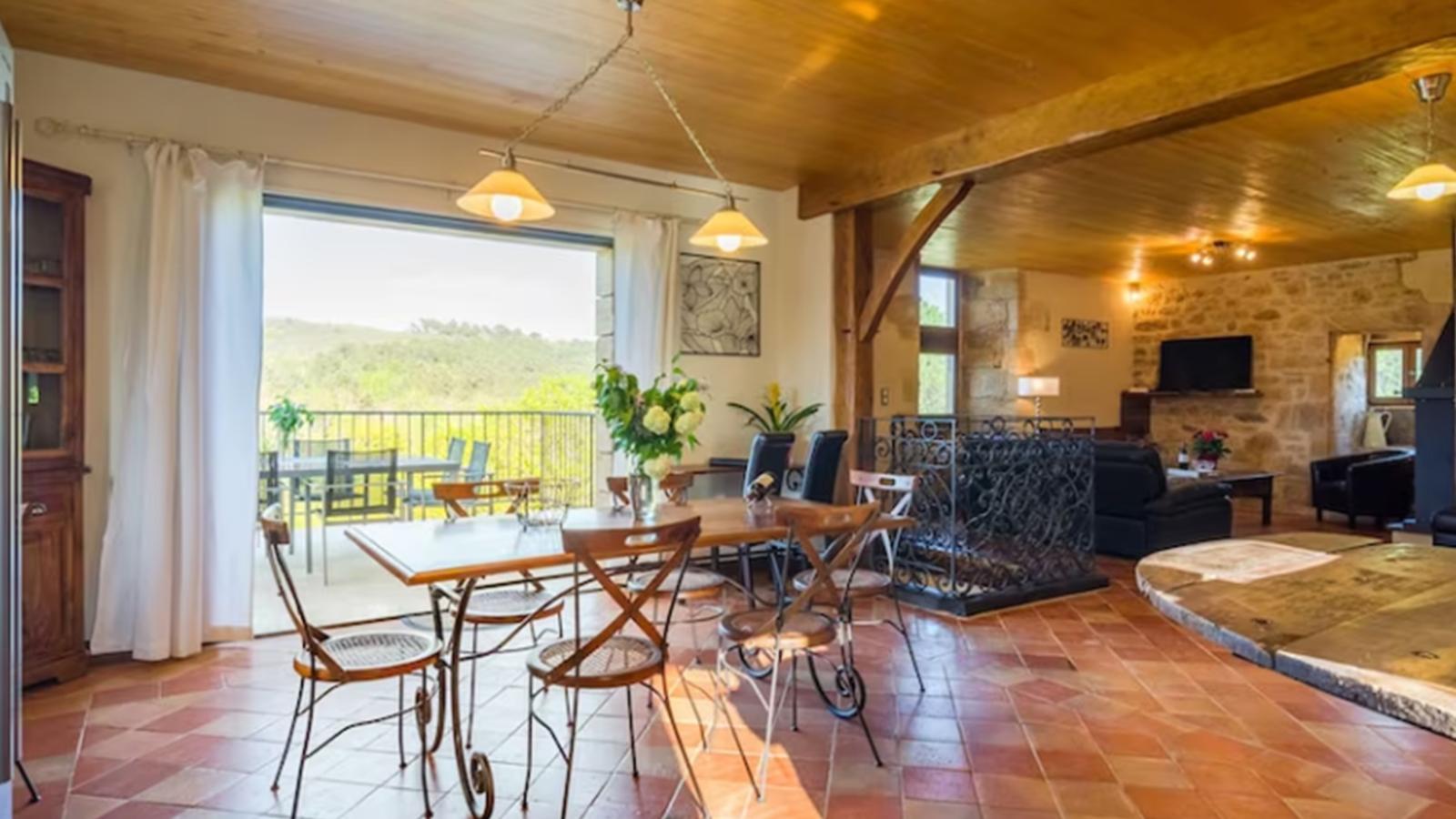 La Roque Haute-Eetkamer