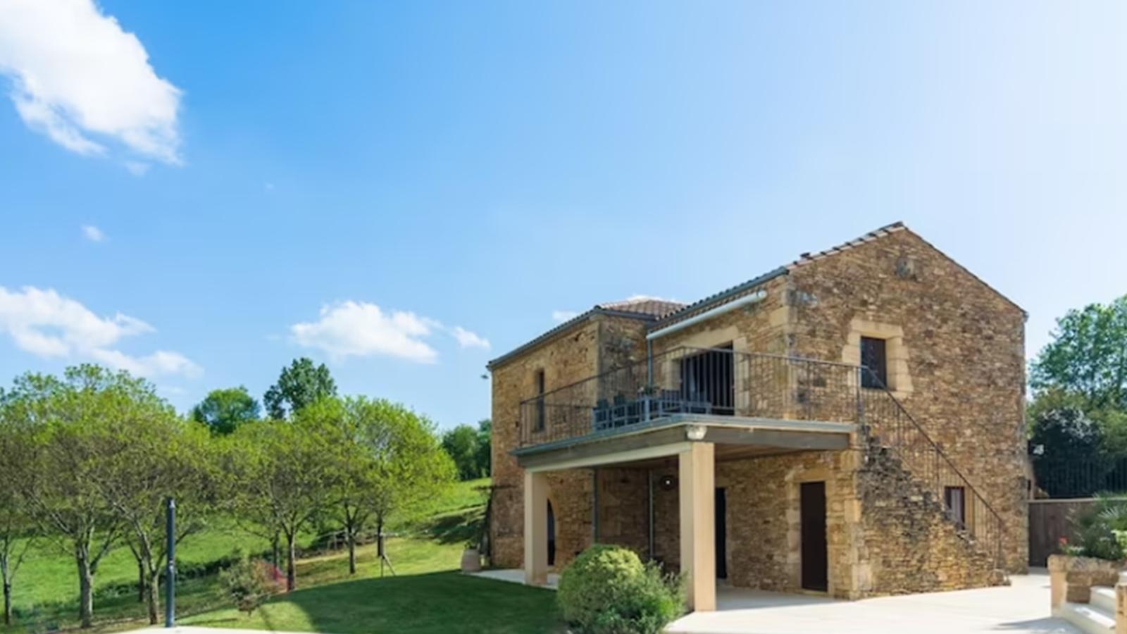 La Roque Haute-Buitenkant zomer