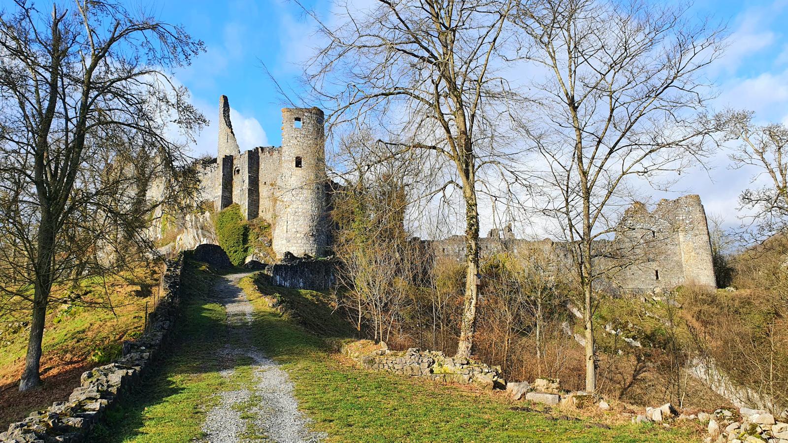 Gite de Montaigle-Areas within 1km in summer