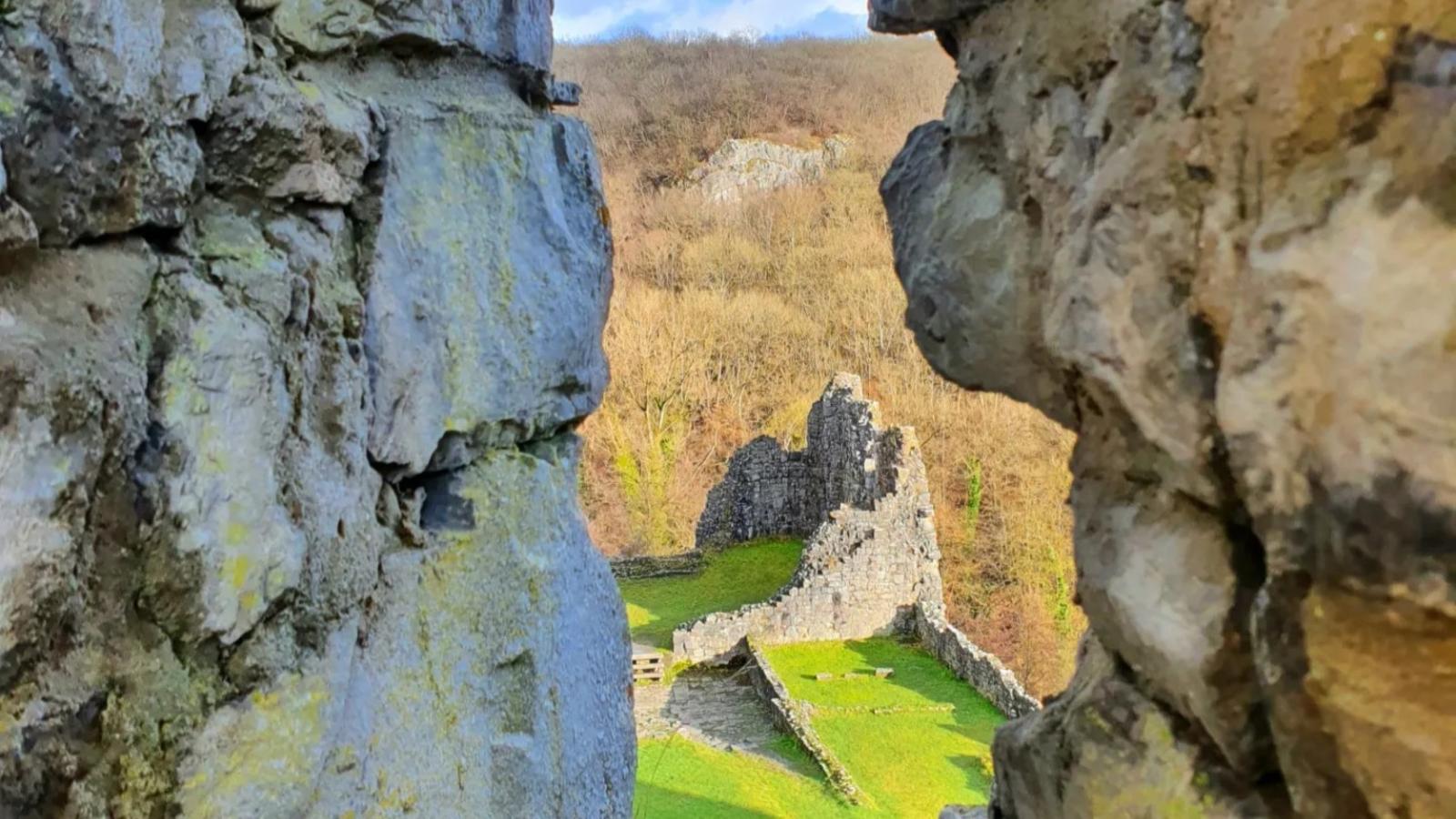 Gite de Montaigle-Areas within 1km in summer