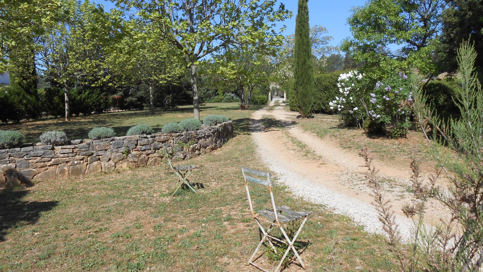 Le clos de la Tuf-Jardins en été