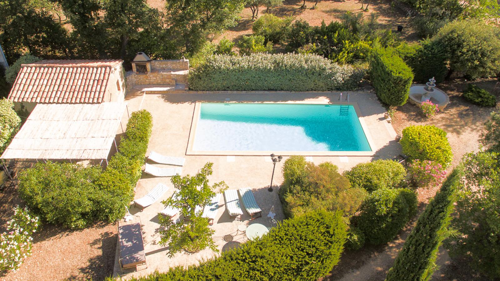 Le clos de la Tuf-Piscine