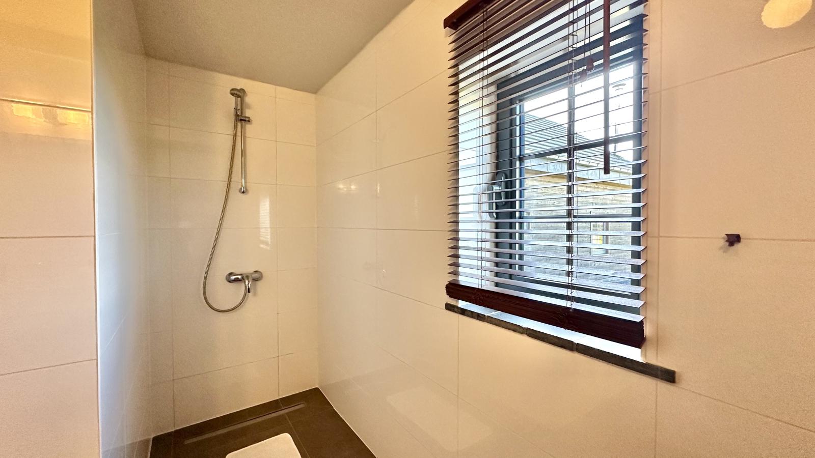 Petit Wilogne - Badkamer