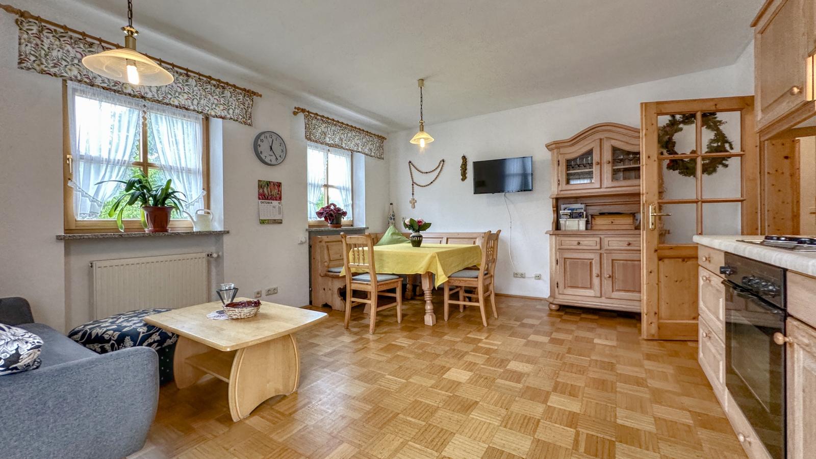 Blumenhof II-Dining room