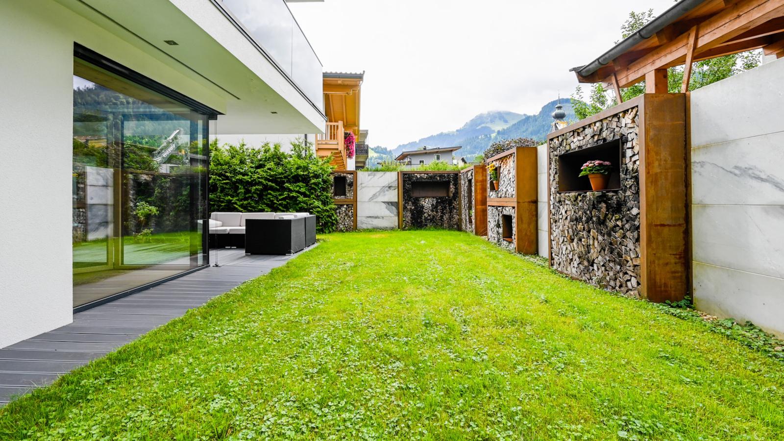 Alpin Chalet ARTE-Tuinen zomer