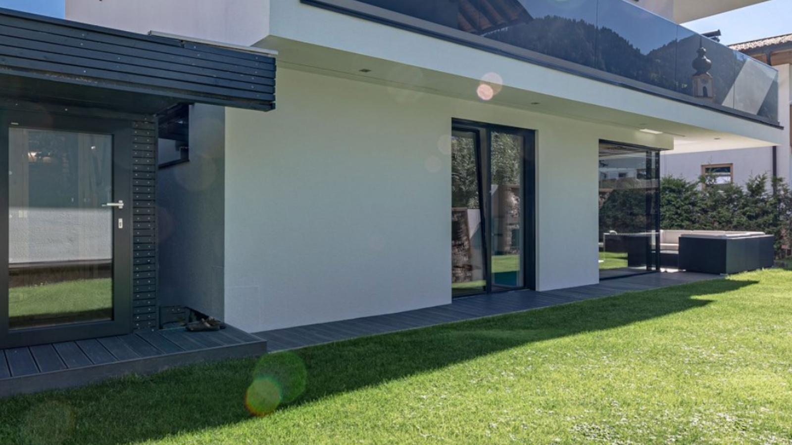 Alpin Chalet ARTE-Tuinen zomer