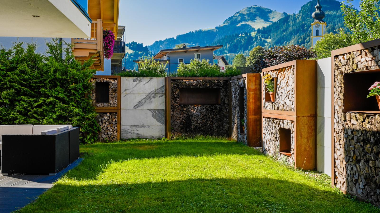 Alpin Chalet ARTE-Tuinen zomer
