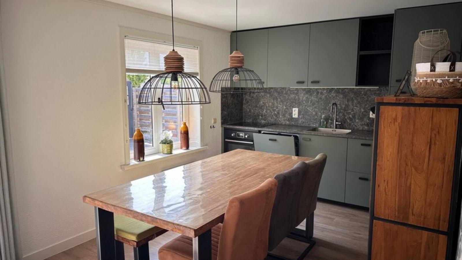 Villa Belle Haan-Eetkamer