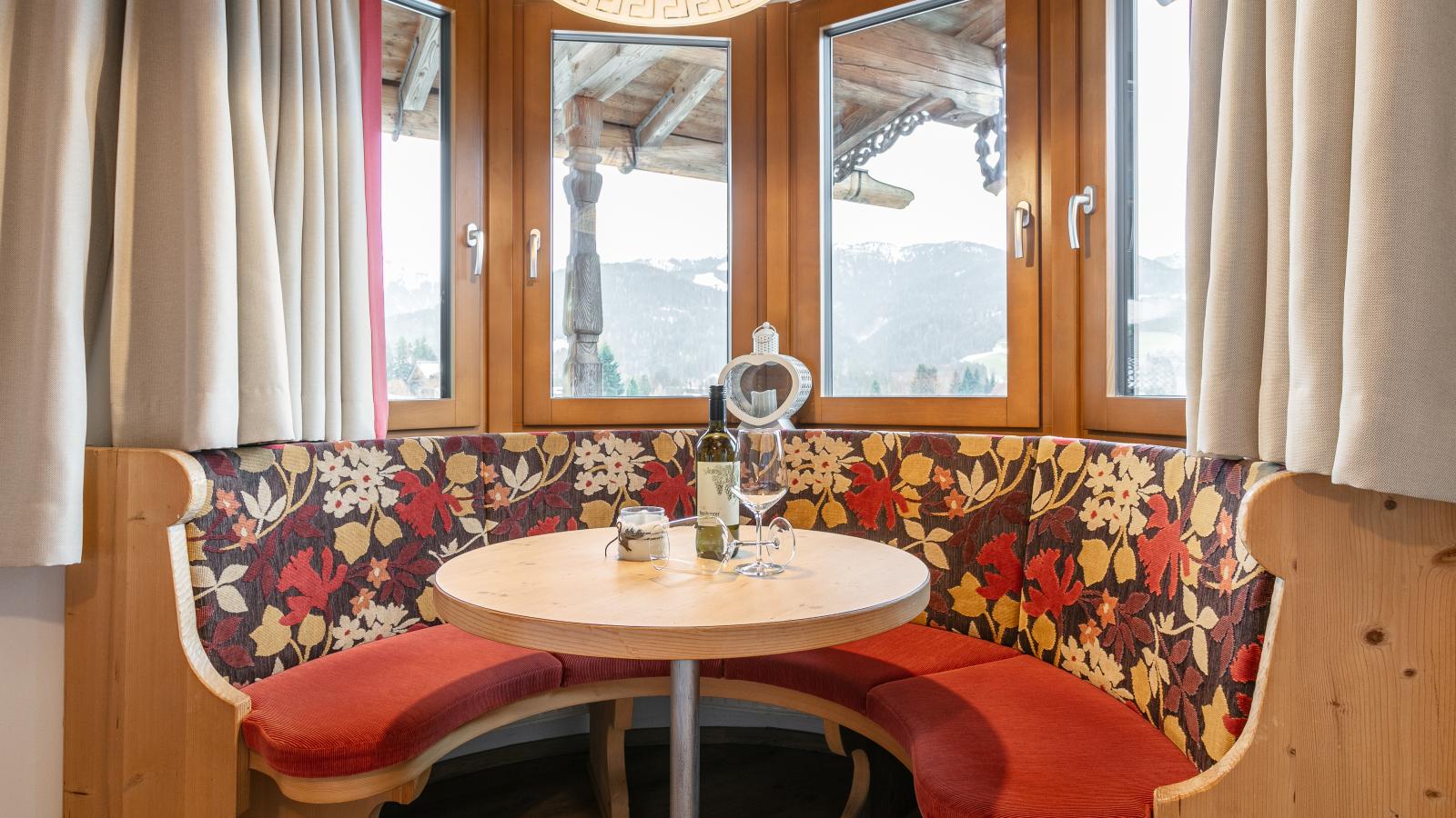 Landhaus Marchfeld Top 1  Top 2-Eetkamer