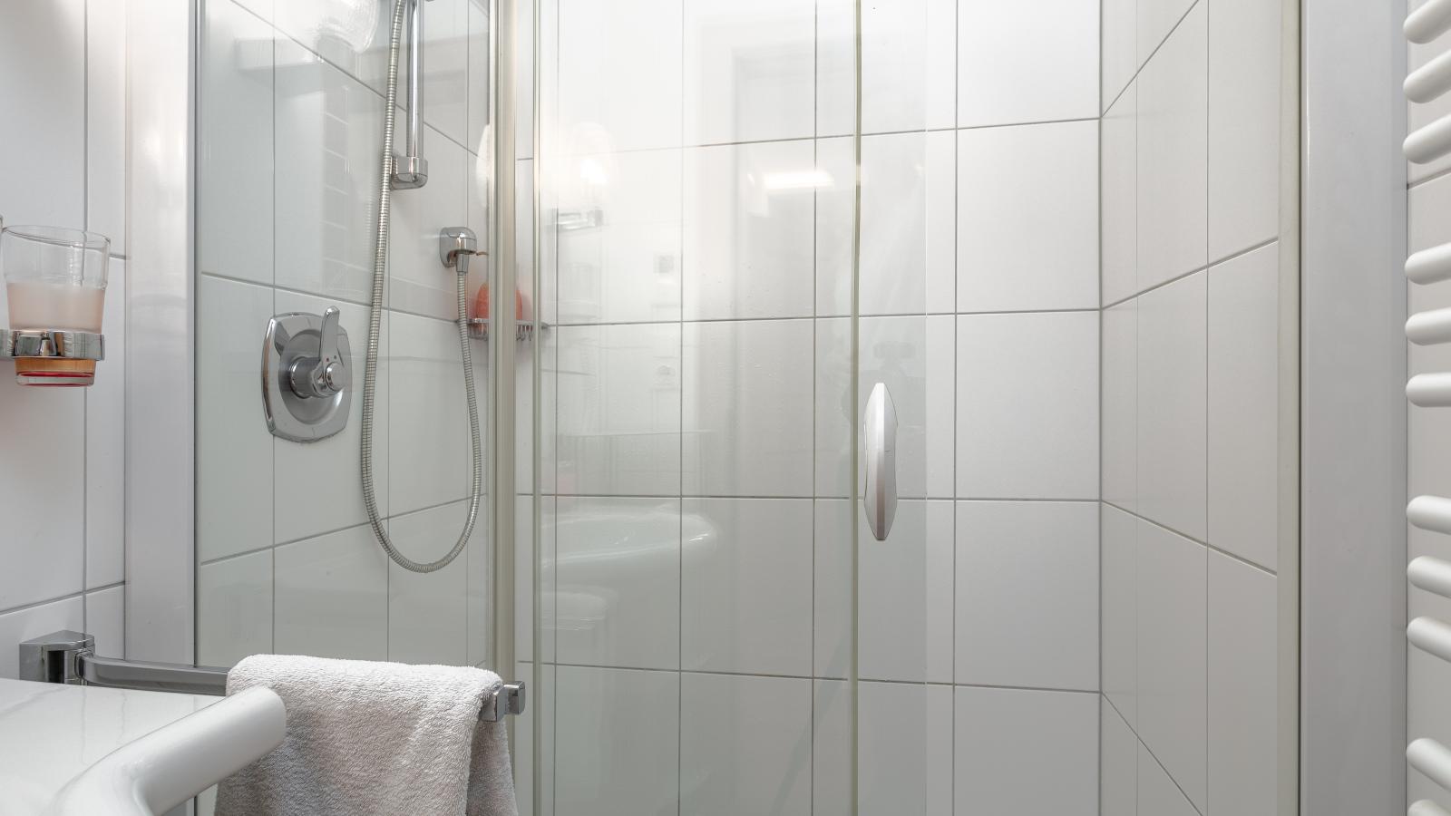 Landhaus Marchfeld Top 1  Top 2 Top 3-Badkamer