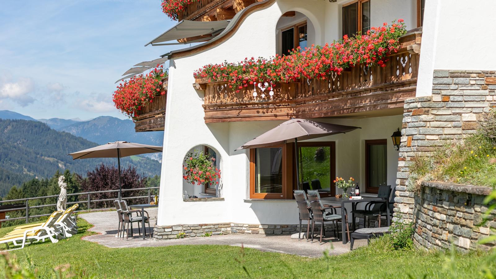 Landhaus Marchfeld Top 1  Top 2 Top 3-Exterior in summer