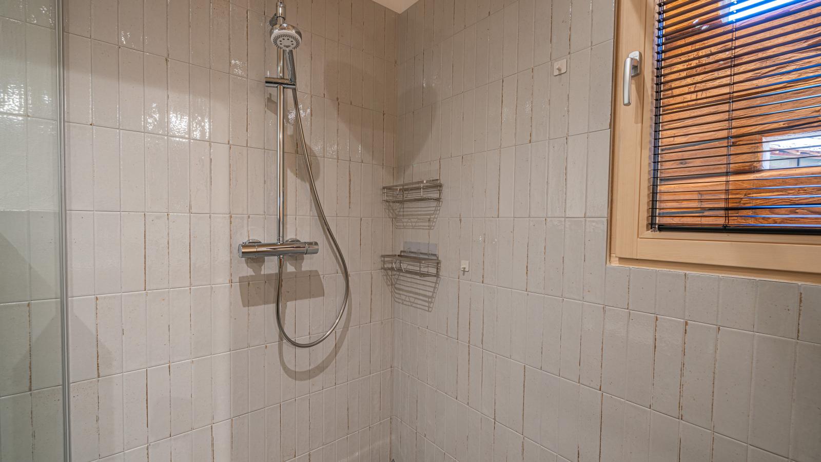 Raneburg 4 Futterhaus-Badkamer