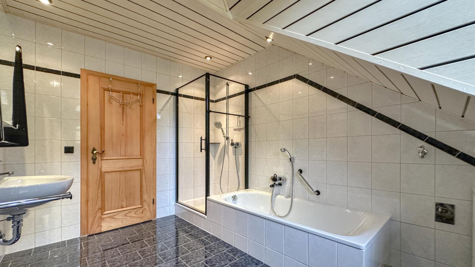 Riedenburg I-Badkamer