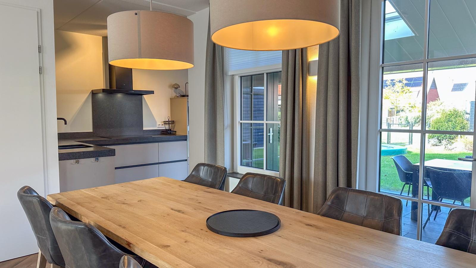 Dune Deluxe 81-Eetkamer