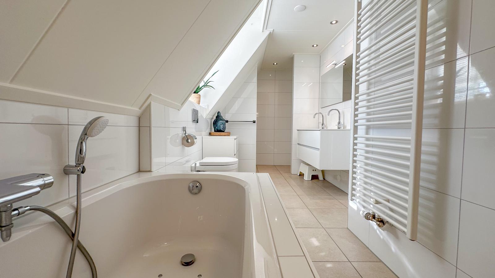 Dune Deluxe 81-Badkamer