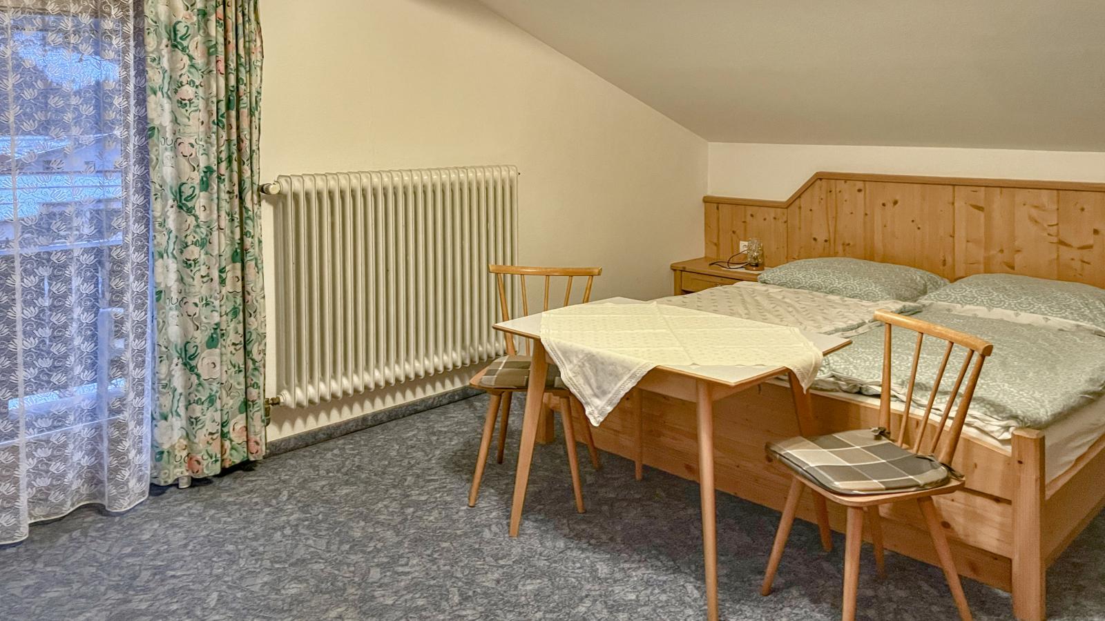 Nussbaumer-Schlafzimmer