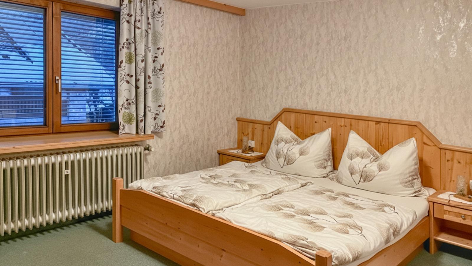 Nussbaumer-Schlafzimmer