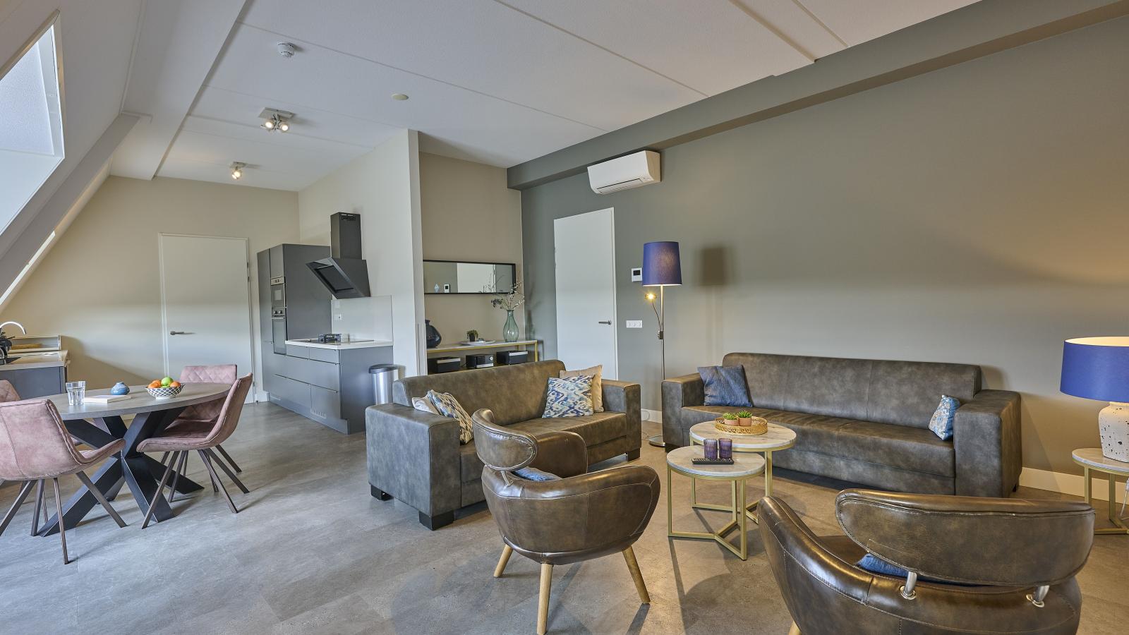 SeaLuxe Suite 27i-Woonkamer
