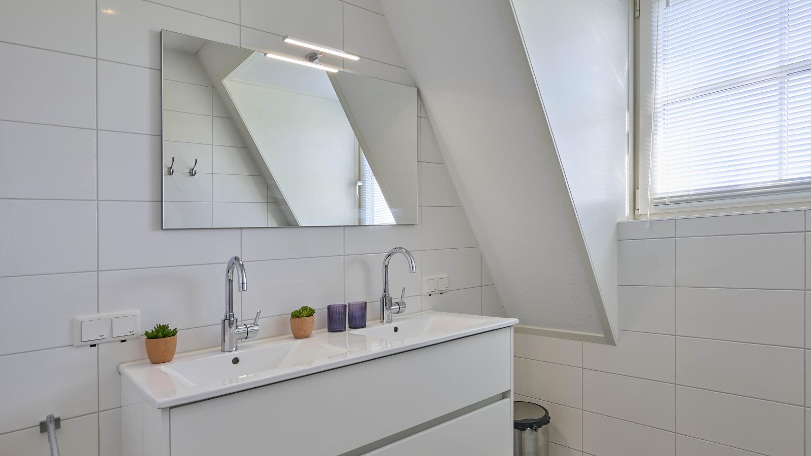 SeaLuxe Suite 27i-Badkamer