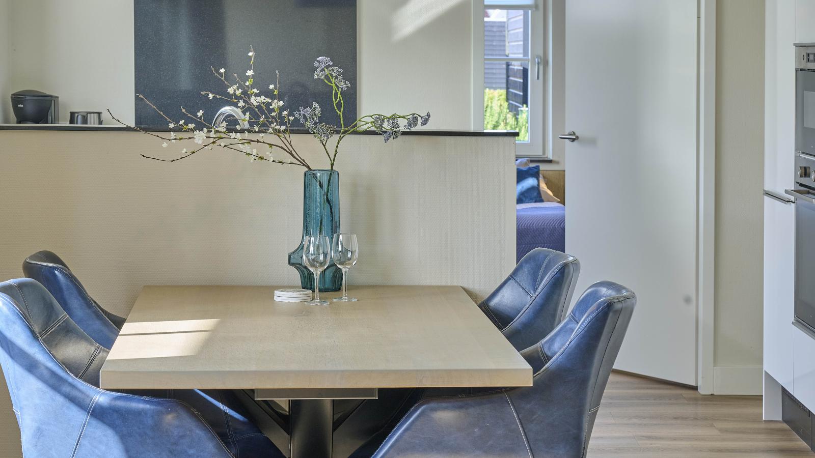 SeaLuxe Residence 27C-Eetkamer