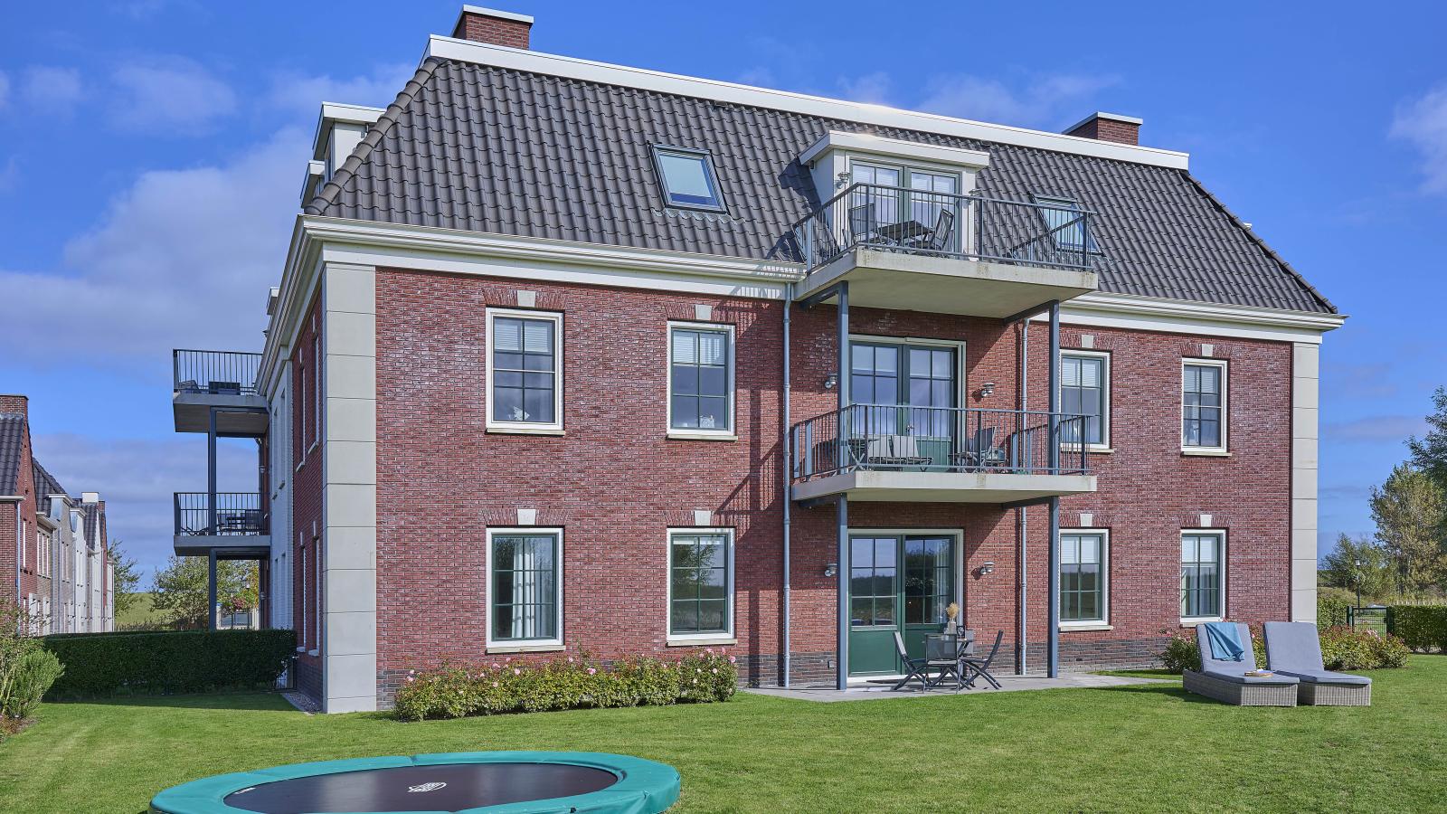 SeaLuxe Residence 27C