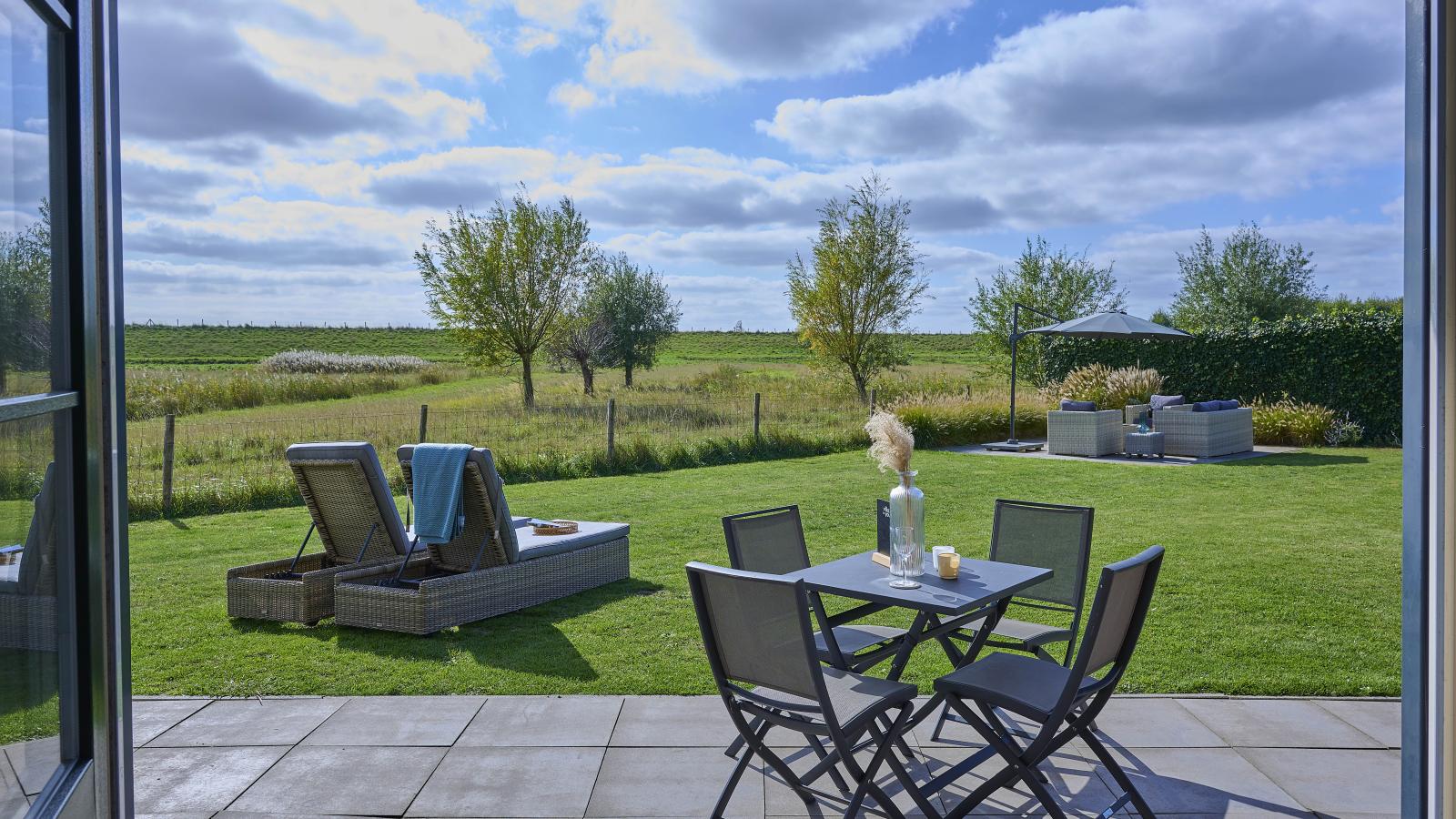 SeaLuxe Residence 27C