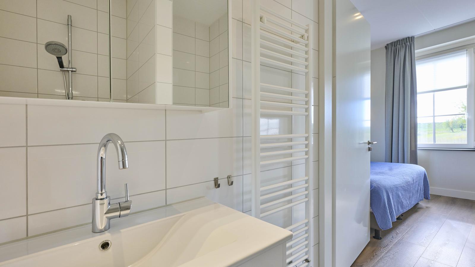 SeaLuxe Residence 27C-Badkamer