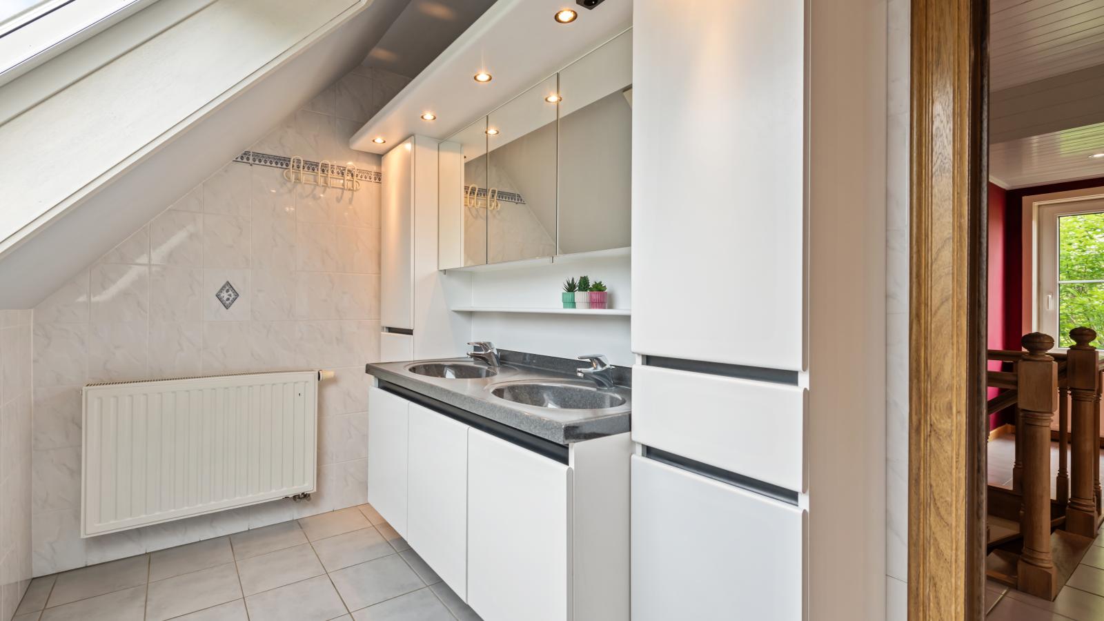 Frontzate - Bathroom