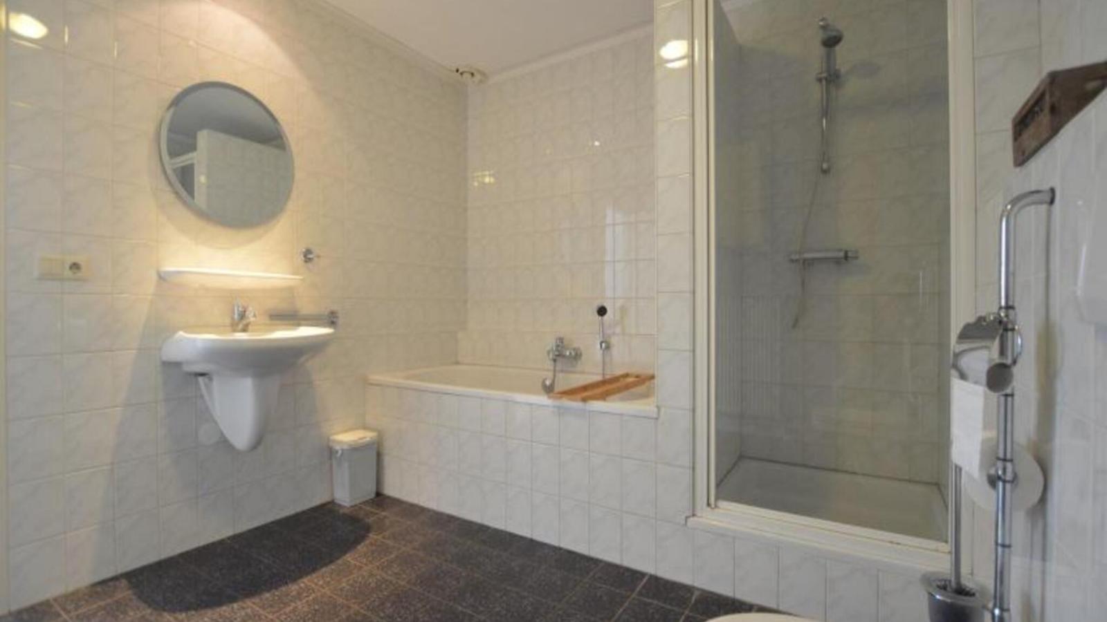 De open schuur-Badkamer