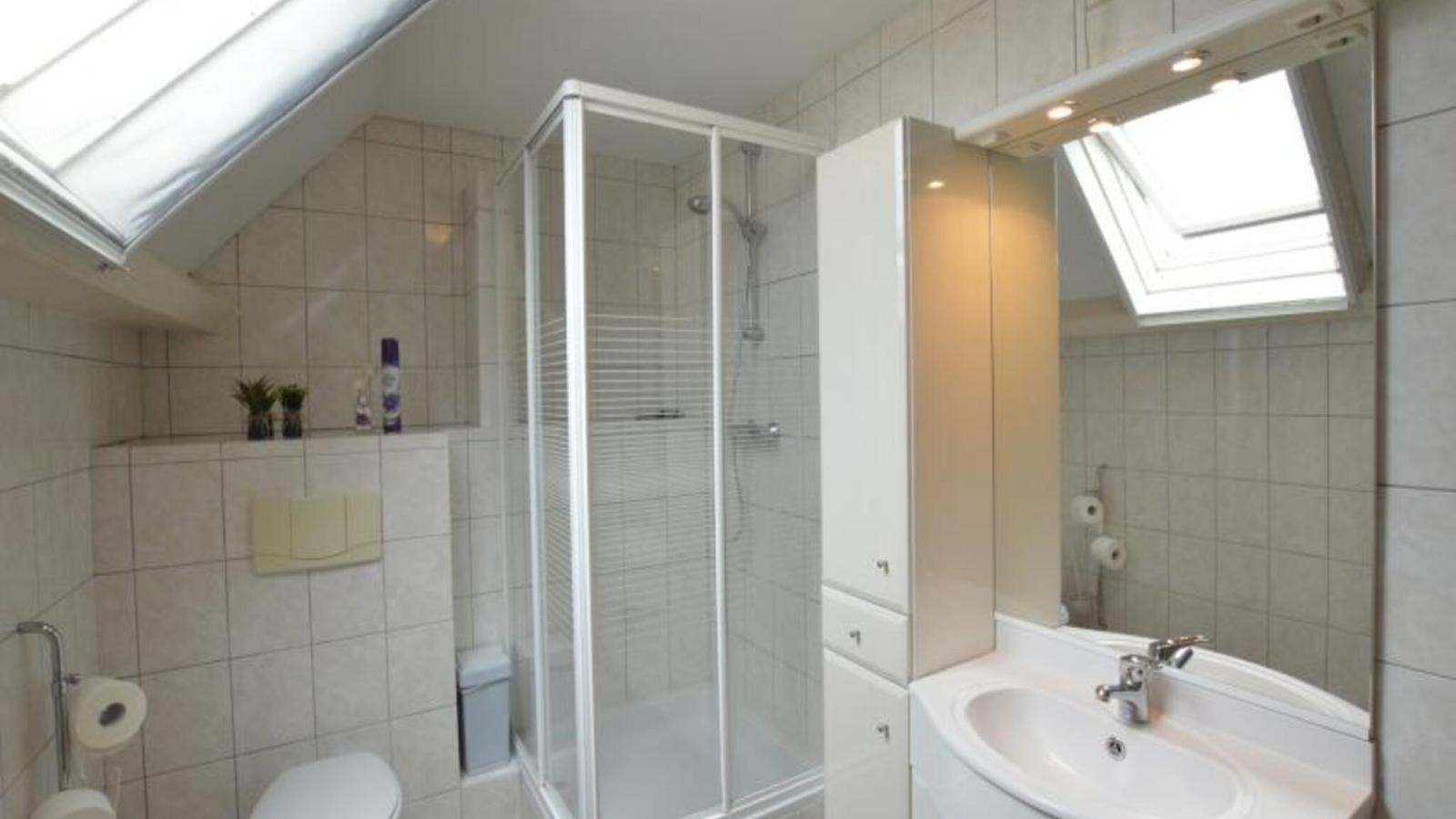 De open schuur-Badkamer