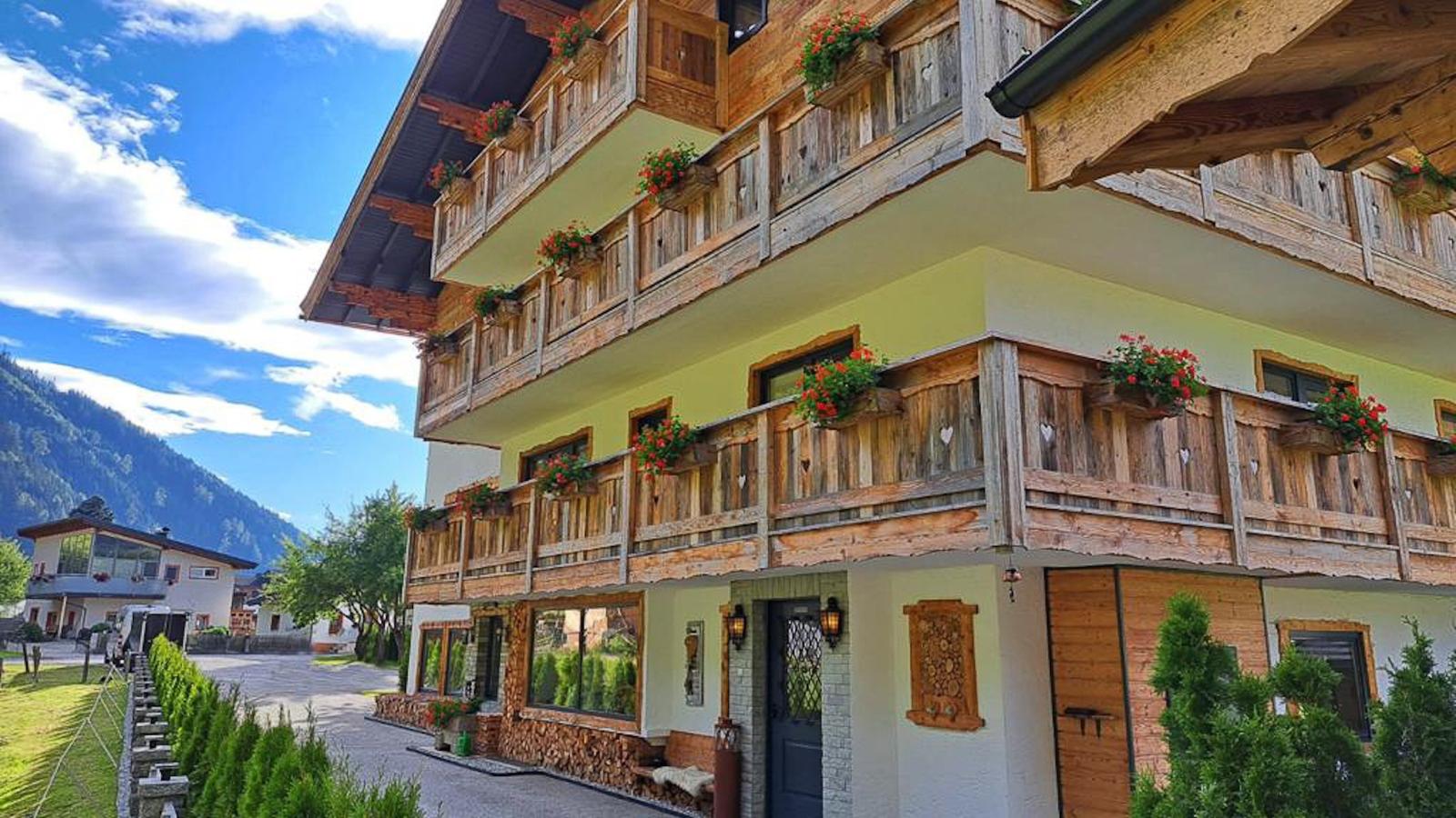 Bergzeit Hollersbach XL-Exterior in summer