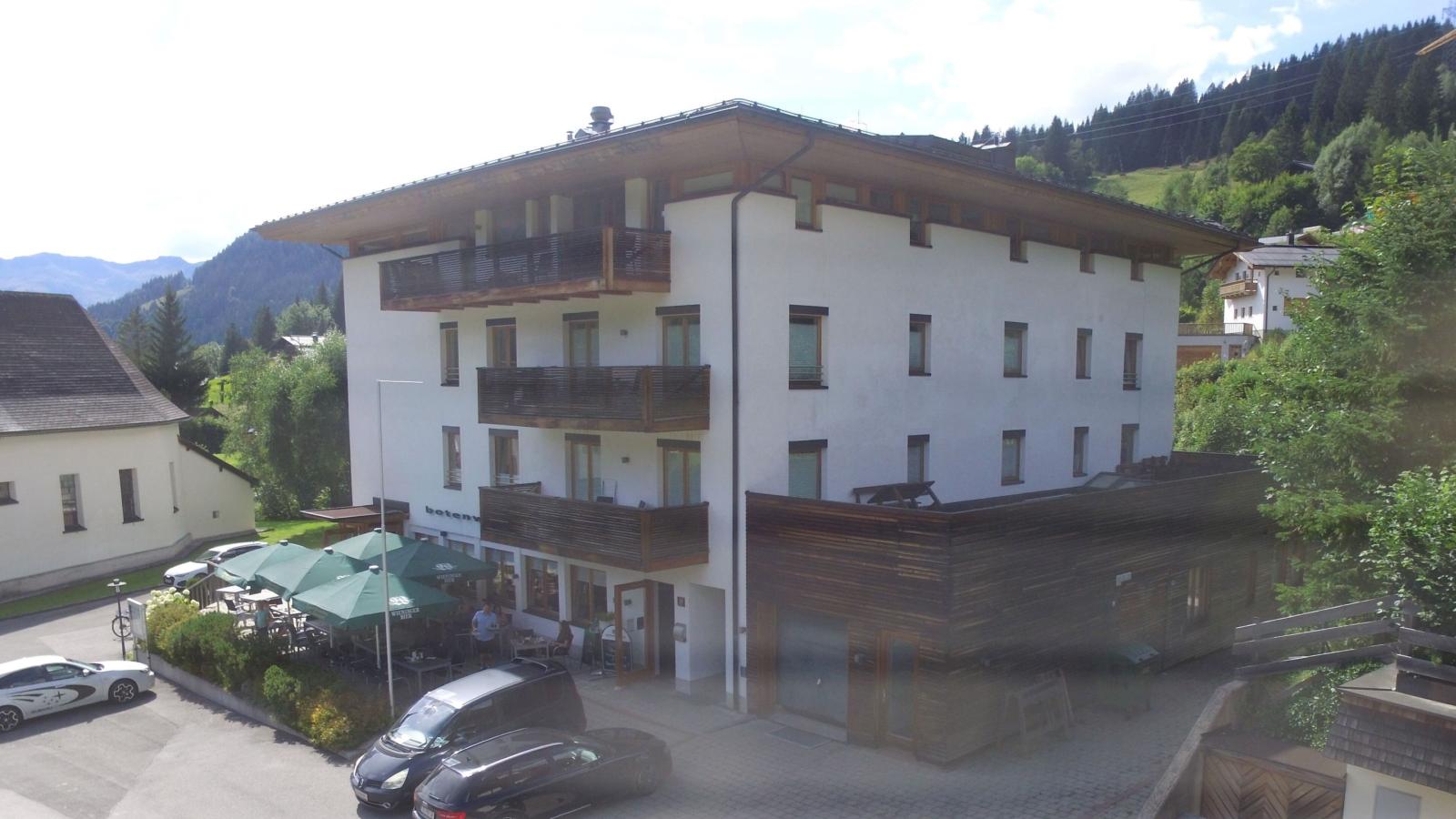 Kirchenstüberl-Exterior in summer