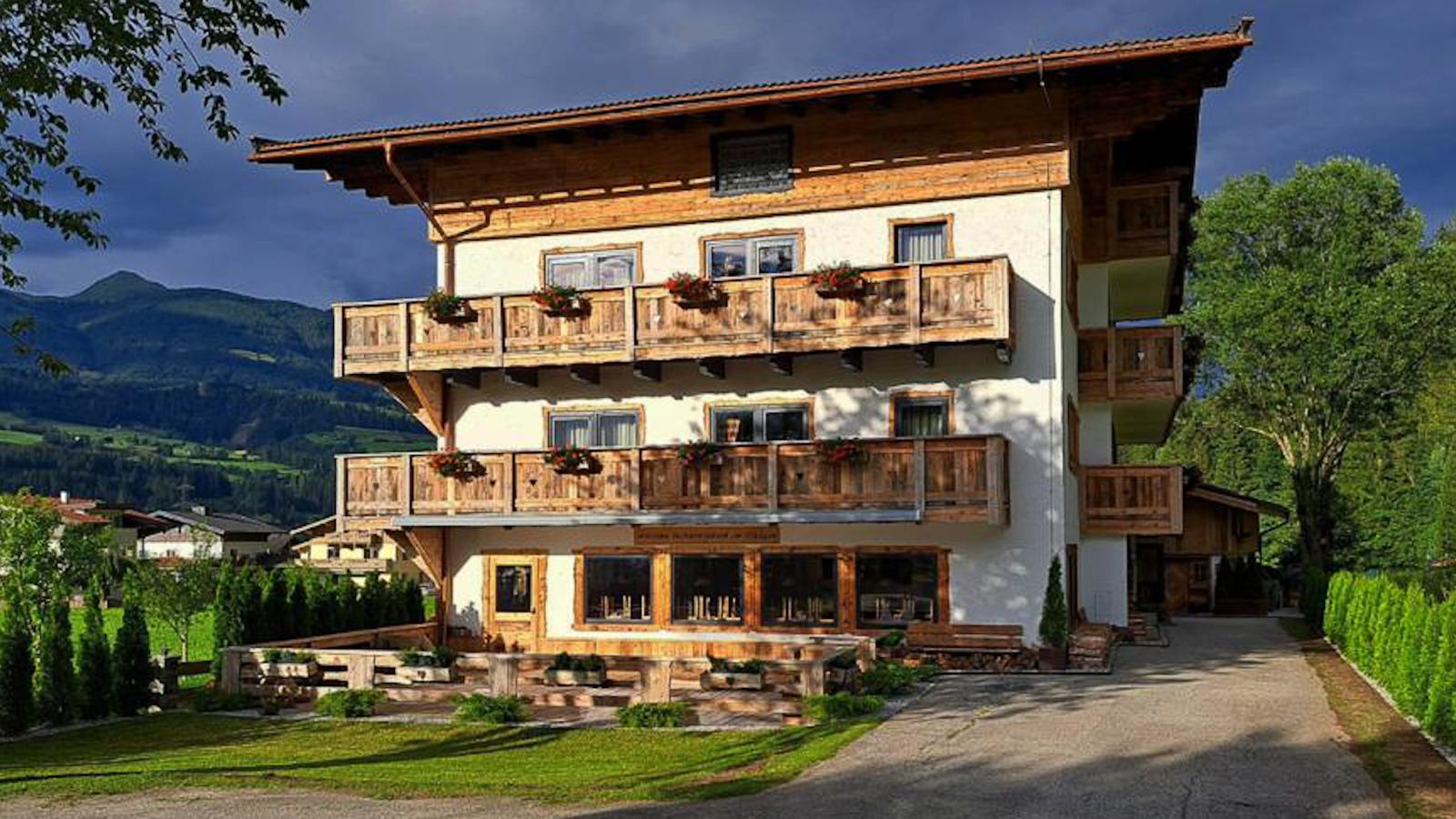 Bergzeit Hollersbach L-Exterior in summer