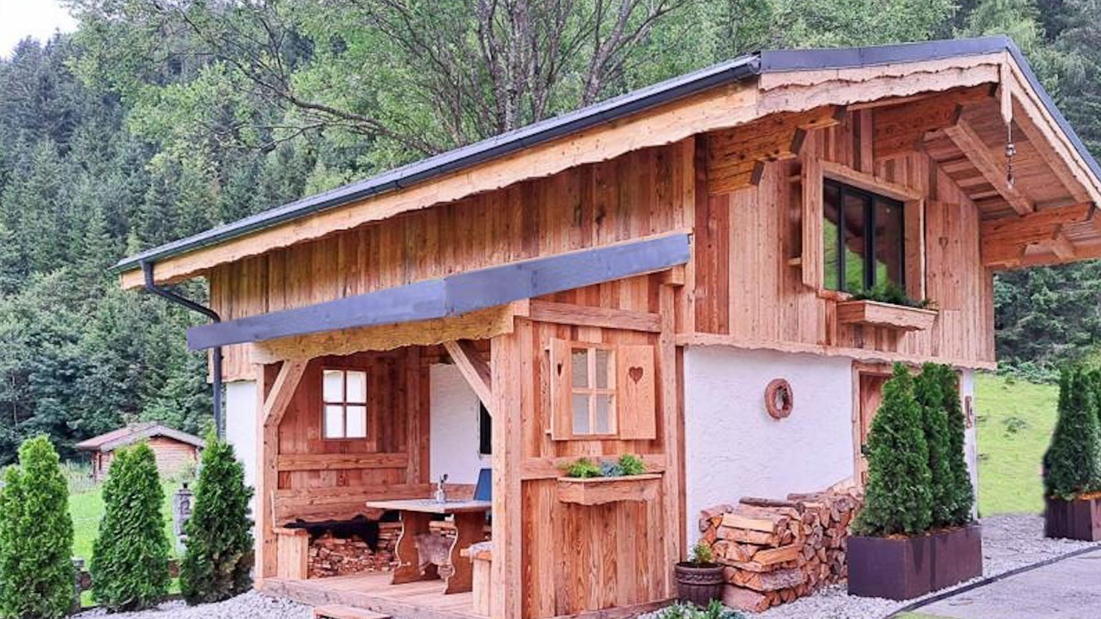 Almversteck Hollersbach-Buitenkant zomer