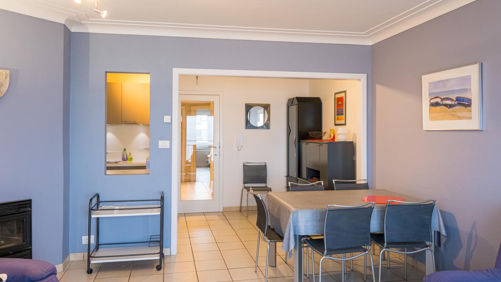 Fabiola - 0602-Indoor