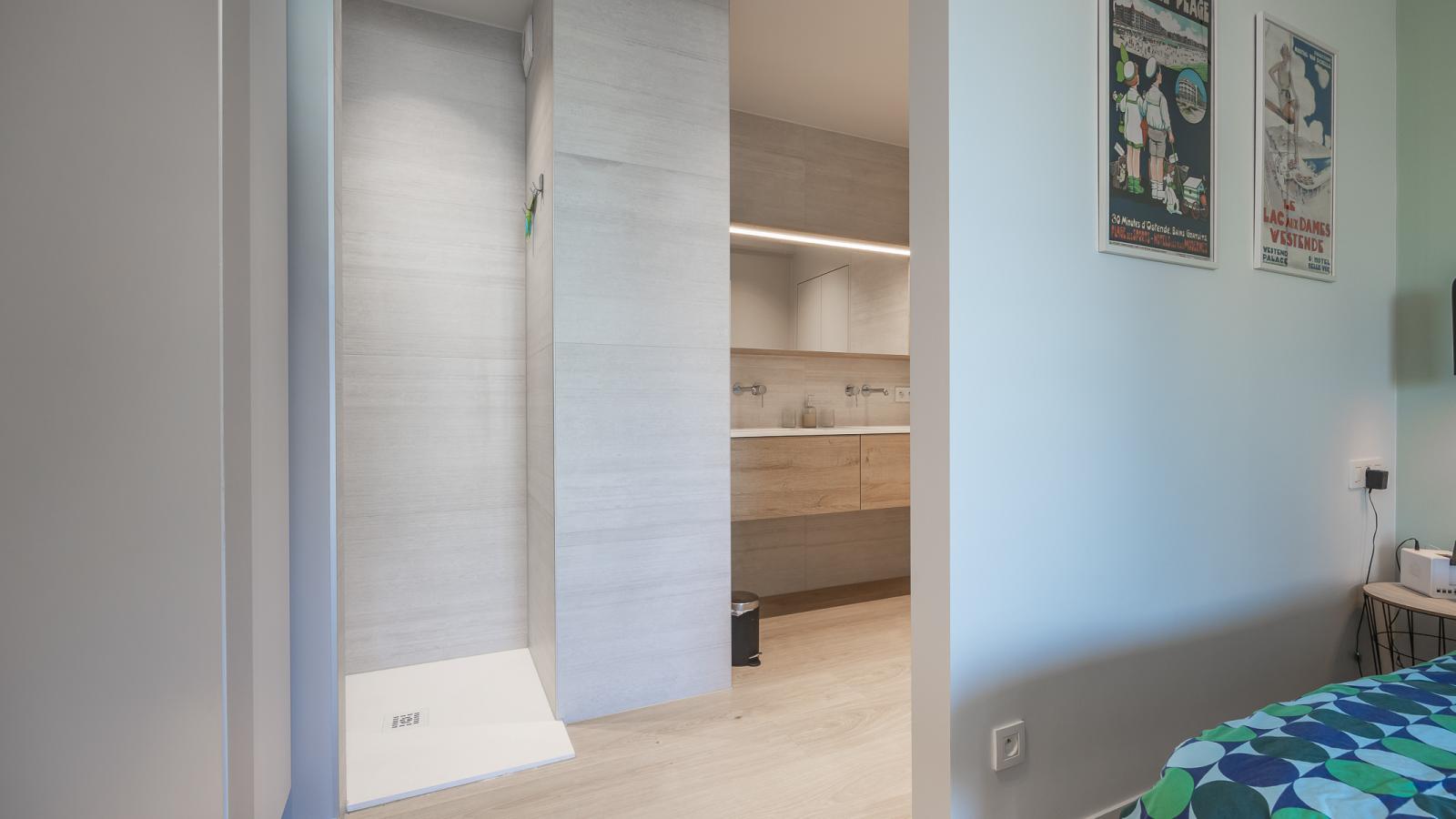 Wimbledon Westende - 0306-Bathroom