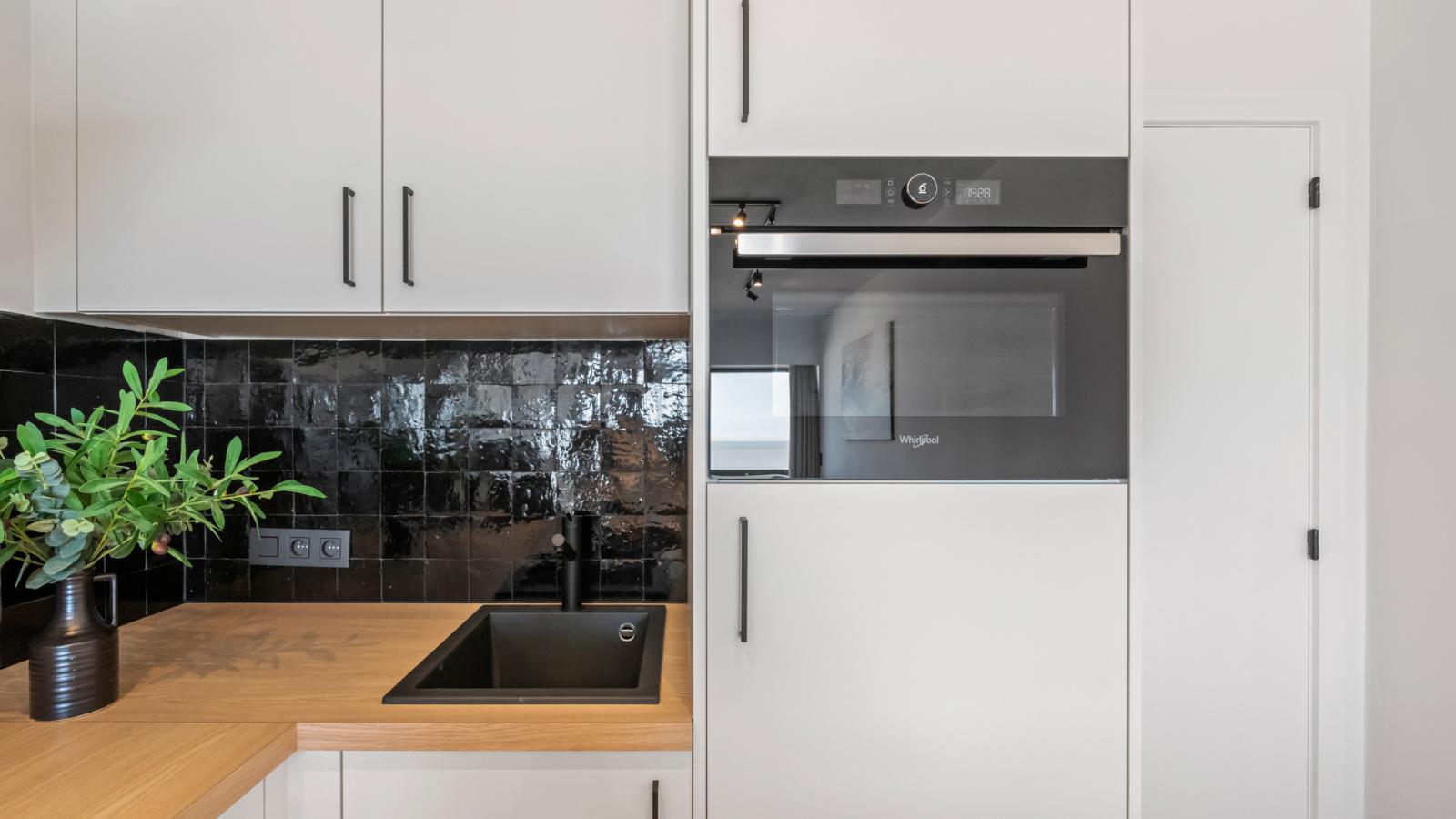 Malibu Beach - 4A-Kitchen