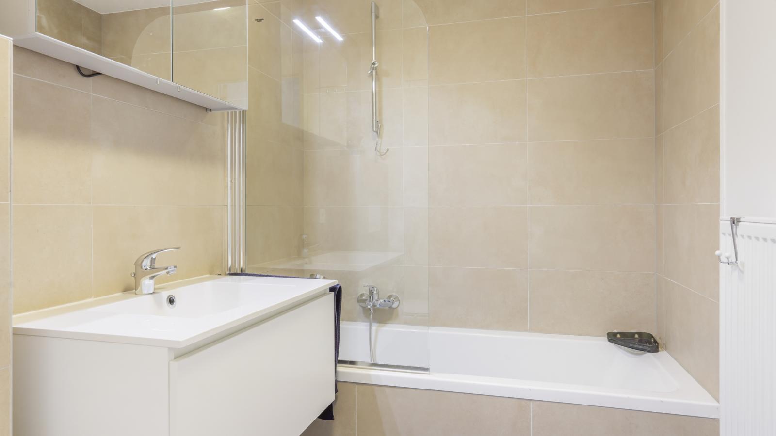 B City Complex - 0209-Badezimmer