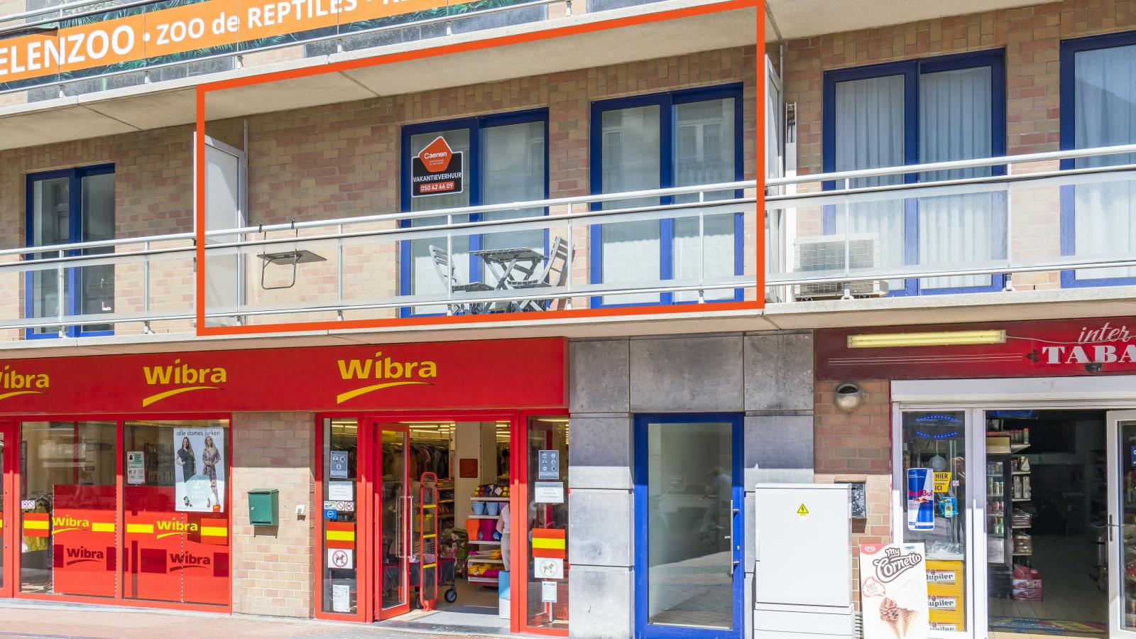 Majestic Stad - 002-Im Freien