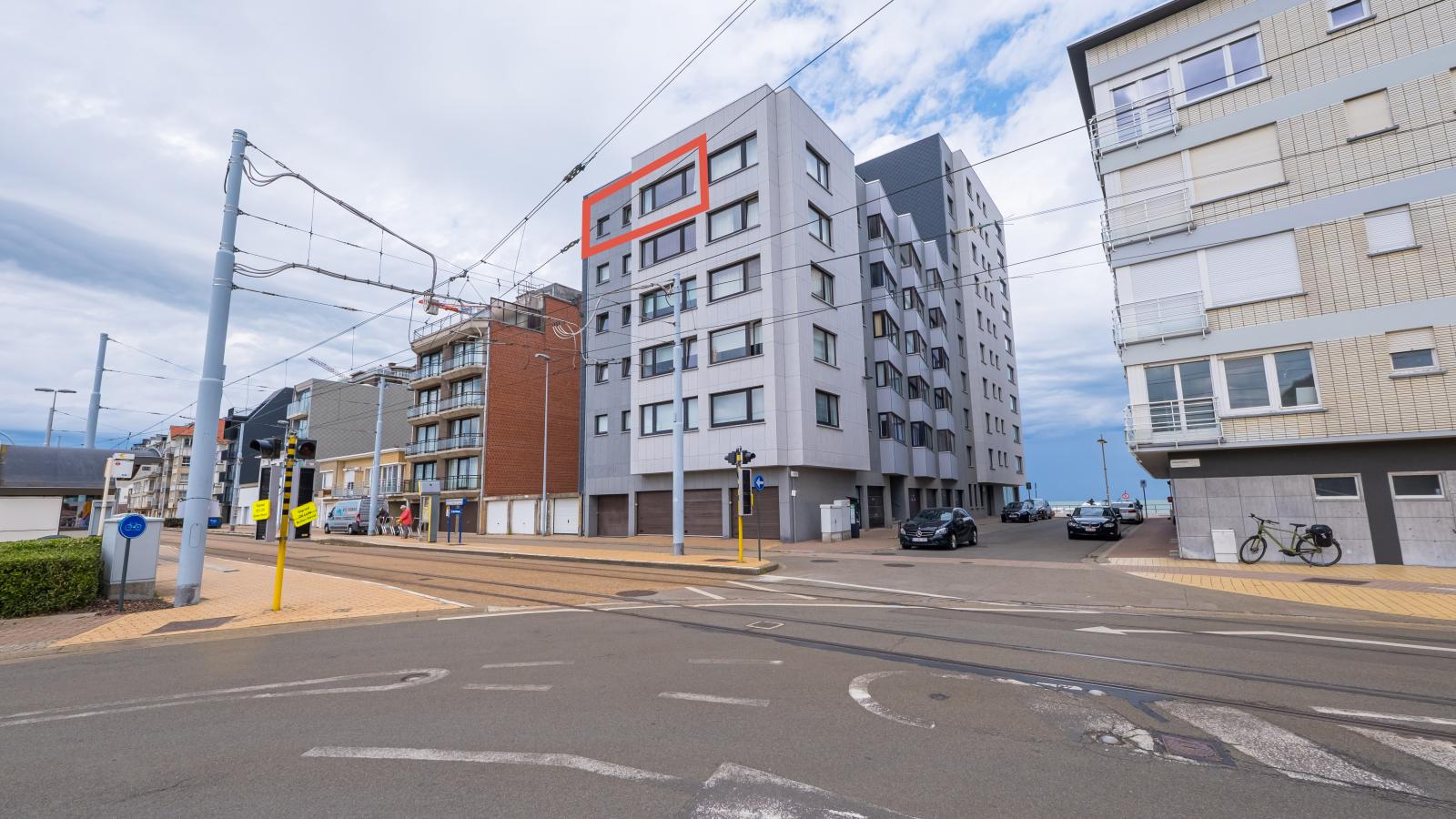 Majestic - 0505-Im Freien