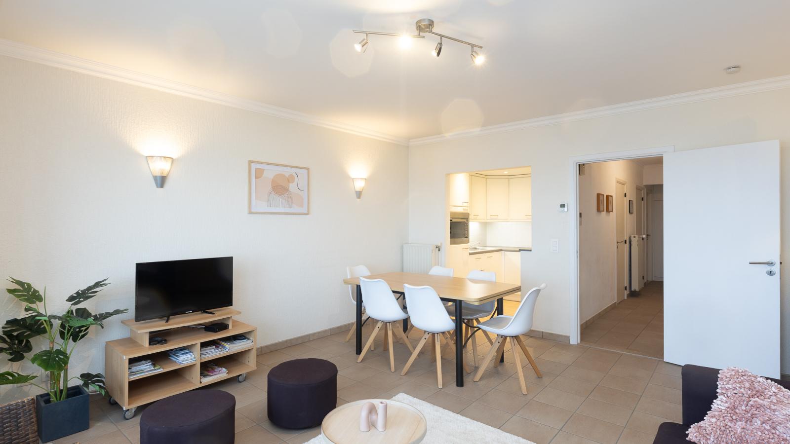 Sun Beach - 0301-Salon