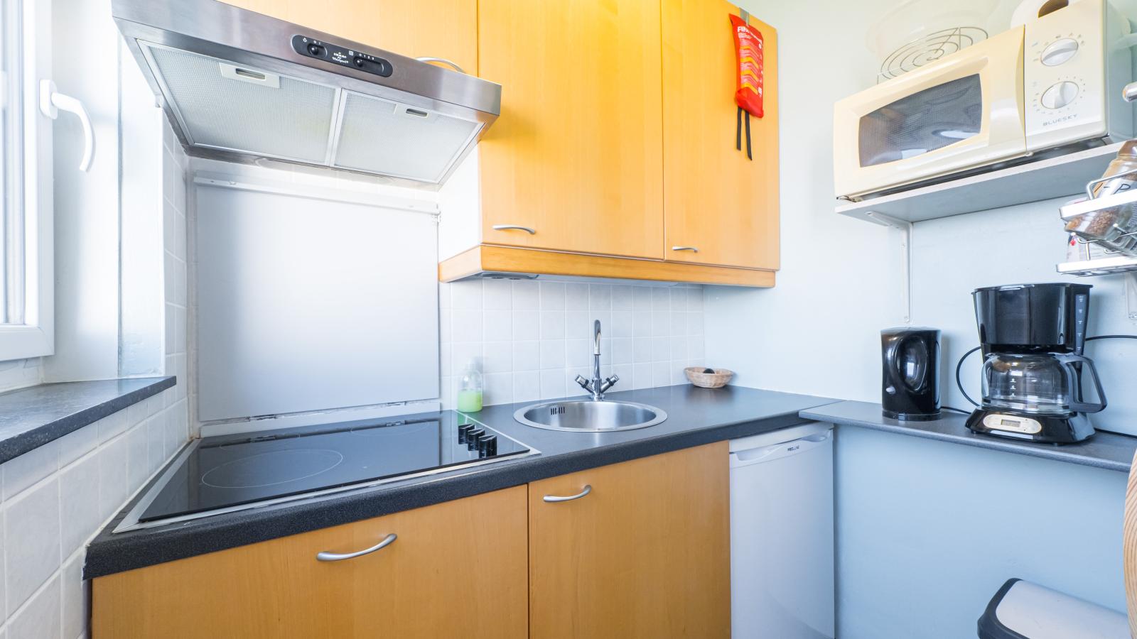 Wimbledon A - 0803-Cuisine