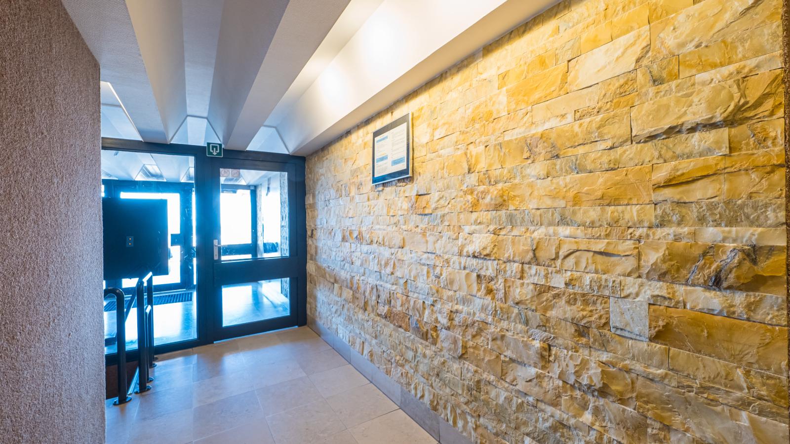 Brisbane II - 0202 + parking 35 (Zeegalm)-Empfangshalle