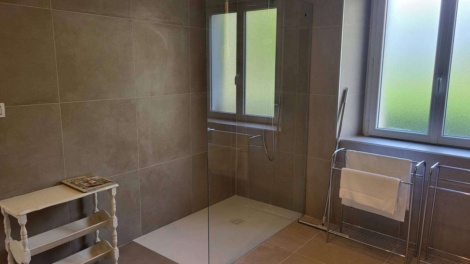 Maison des Prairies-Bathroom